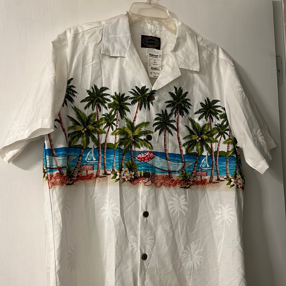 New With Tags! Men’s Medium Hawaiian Reserve Collection